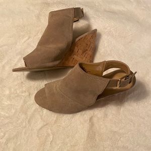 Brand New Nine West wedge heel 9.5